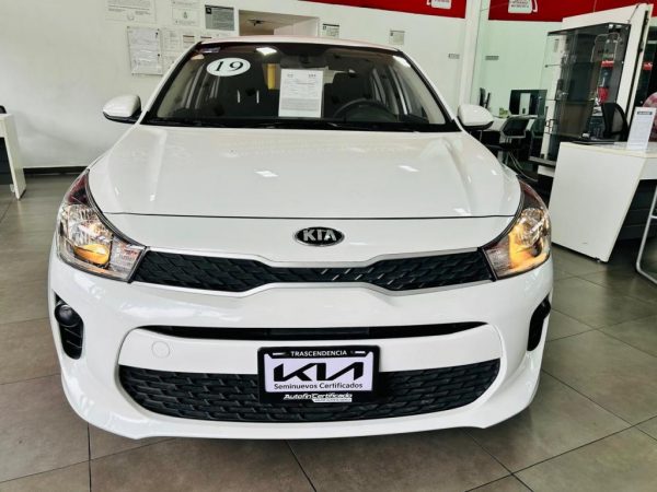 RIO SEDAN LX AT